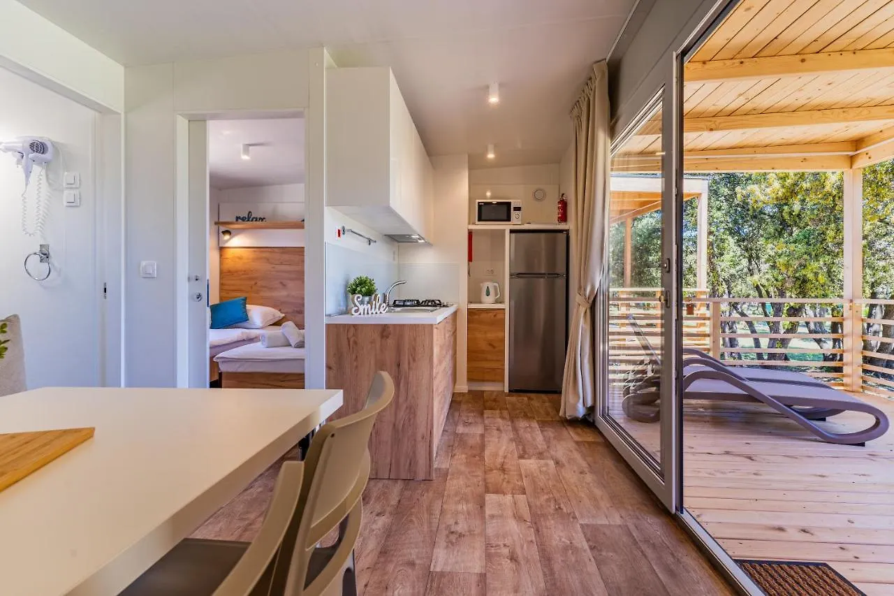 Mobile Homes Lopari Nerezine Croatia