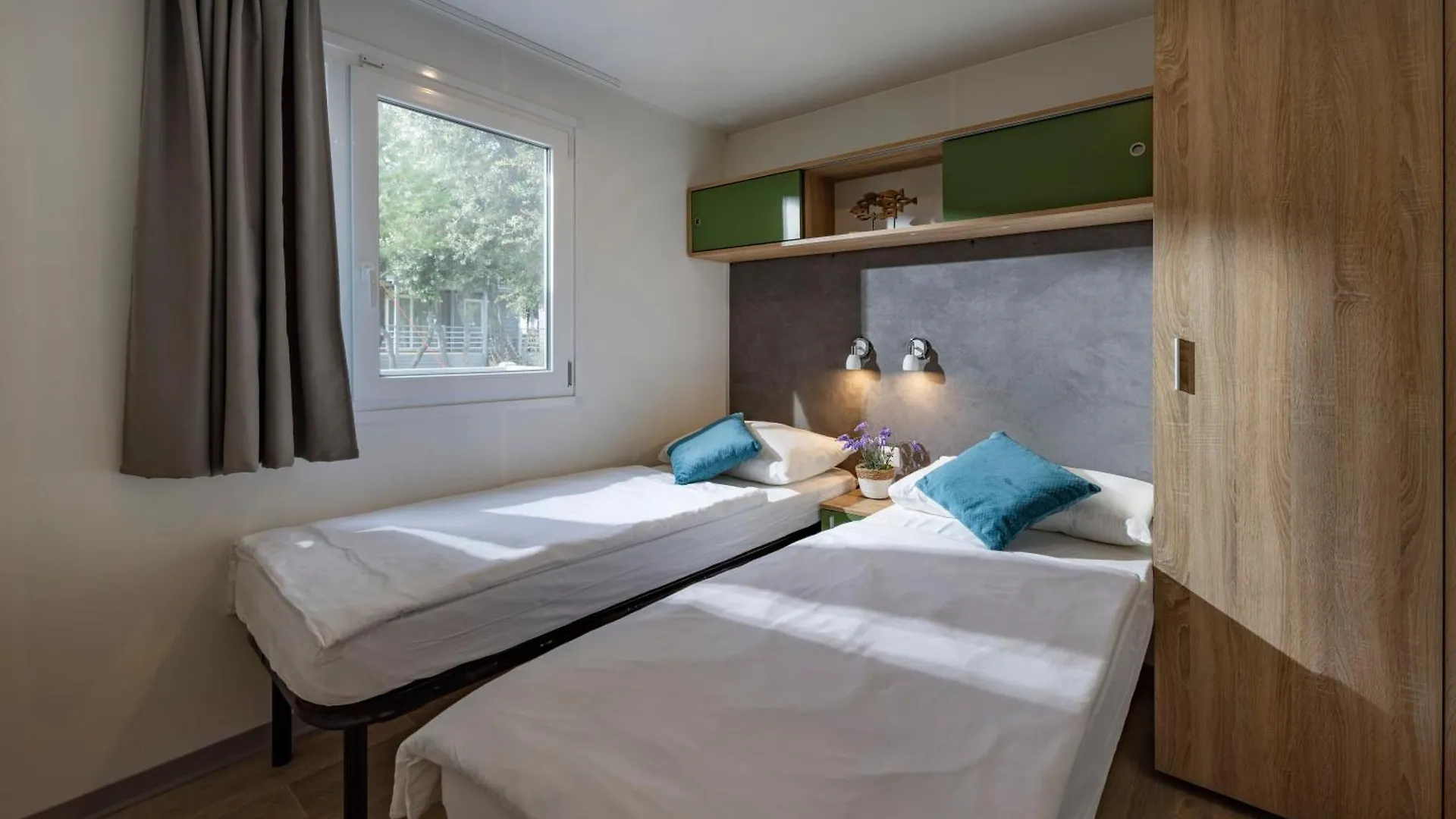 Mobile Homes Lopari Nerezine 4*,  Croatia